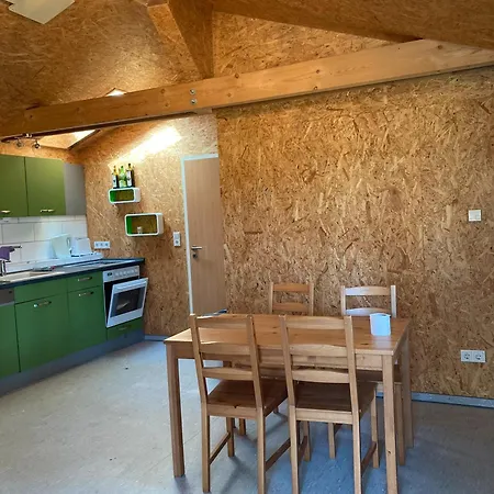 펜션 Im Gruenen 뤼헨