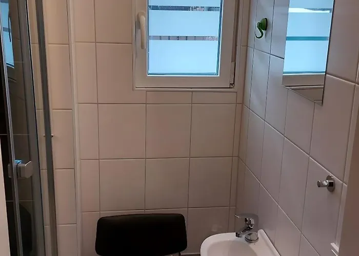 Im Gruenen * לישן